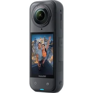 Insta360-X5-360-Camera_Touchscreen-Front-View_ninebig