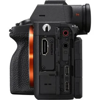 Sony-Alpha-7-V_Side-Ports-View_ninebig